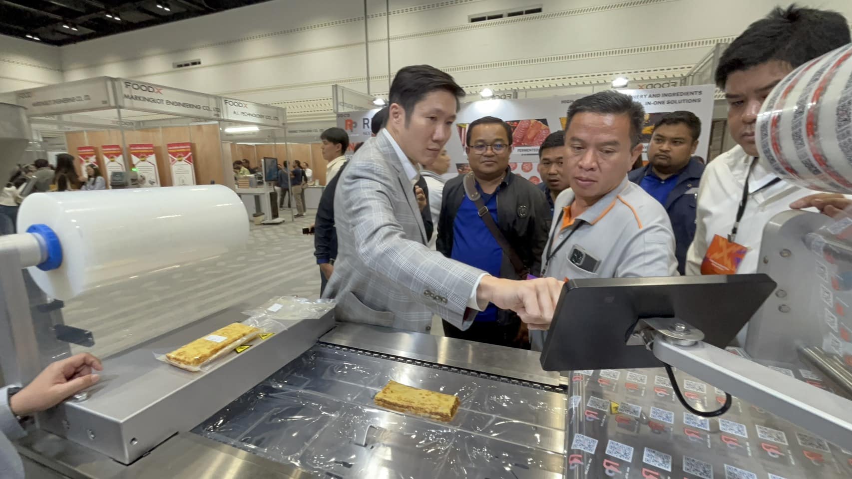 ร่วมพัฒน์ฯ นำเสนอนวัตกรรมเครื่องจักร